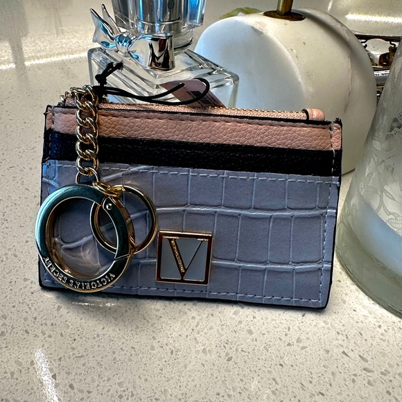 Brand New Victoria Secret Wallet. - Picture 2 of 3